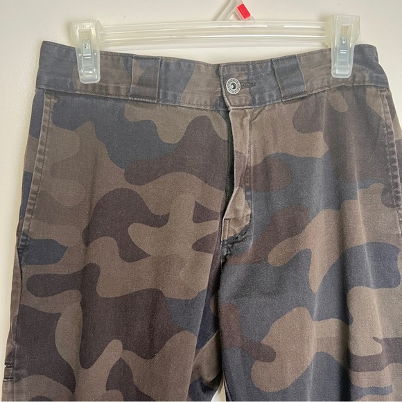 Dickies Men’s Camouflage Pattern Pants 32” Waist 30” inseam - Picture 2 of 7